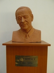 Váci Mihály mellszobra